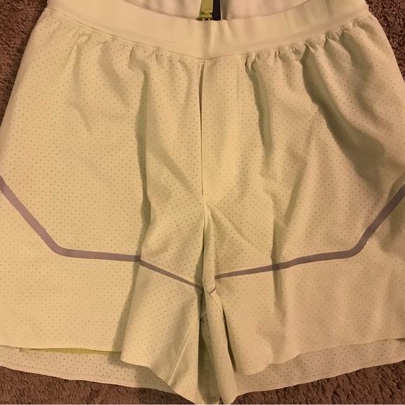 Lululemon Fast Free 2-in-1 HR Short 6” Reflective  Light Vapor - Picture 3 of 6
